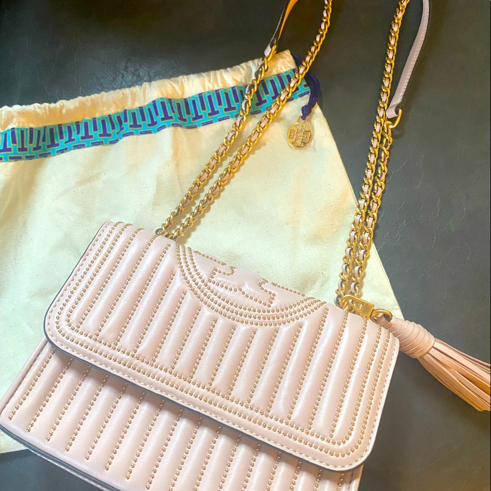 Brand New Tory Burch Fleming Stud Convertible handbag - light pink with gold